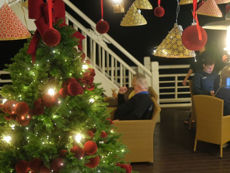 The Au Co Festive.jpg